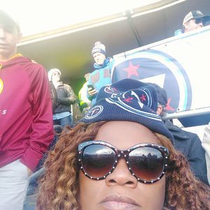 Meet your Posher, Ora